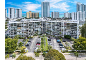 1000 Parkview Dr APT 701, Hallandale Beach, FL 33009, - MLS#A11816487