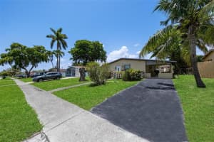2130 Acapulco Dr Miramar, FL 33023 - MLS#A11816522