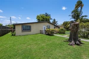 2130 Acapulco Dr Miramar, FL 33023 - MLS#A11816522