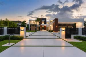 6900 Sw 72nd Ct, Miami
