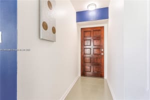 430 Golden Isles Dr APT 301, Hallandale Beach, FL 33009, - MLS#A11816588