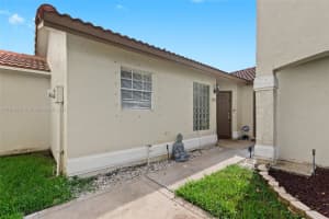 615 Nw 108th Ter Pembroke Pines, FL 33026 - MLS#A11816801