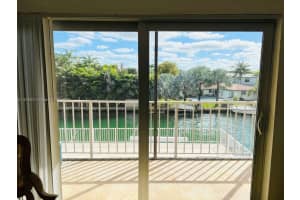 MLS# A11816827, North Miami, Florida 33181