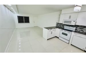 1120 102nd St APT 7, Bay Harbor Islands, FL 33154, - MLS#A11816963
