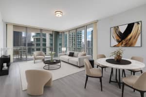 90 Sw 3rd St 1413, Miami