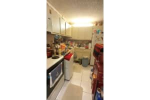 8635 Nw 8th St 104, Miami