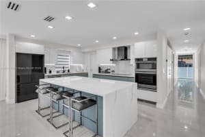 1045 Hollywood Blvd, Hollywood