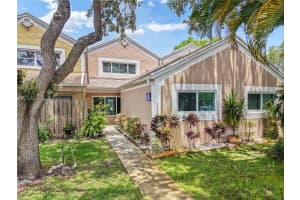 1325 Nw 123rd Ter, Pembroke Pines