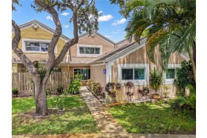 1325 Nw 123rd Ter Pembroke Pines, FL 33026 - MLS#A11817148
