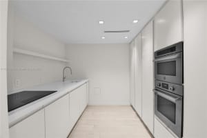 5700 Collins Ave APT 7A, Miami Beach, FL 33140, - MLS#A11817245