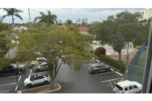 16546 NE 26th Ave APT 4H, North Miami Beach, FL 33160, - MLS#A11817256