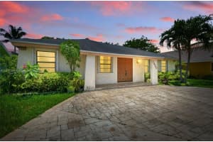 7420 Sw 14th Pl, North Lauderdale