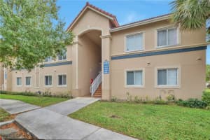 1103 Golden Lakes Blvd 1013, West Palm Beach