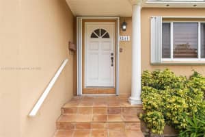 3241 SW 20th St, Miami, FL 33145, - MLS#A11817387