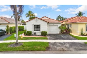 886 Sw 180th Ter Pembroke Pines, FL 33029 - MLS#A11817512