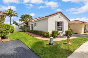 886 Sw 180th Ter Pembroke Pines, FL 33029 - MLS#A11817512