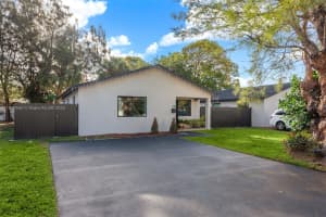 309 Se 3rd Ave, Hallandale Beach