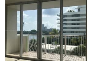 10350 W Bay Harbor Dr, Miami Beach, FL 33154, Sold 08/05/25