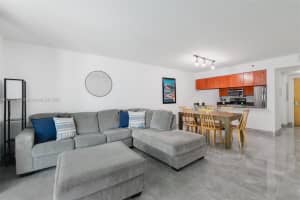 1200 Brickell Bay Dr APT 2112, Miami, FL 33131, Sold 08/08/25