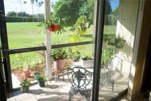 9820 S Hollybrook Lake Dr 106, Pembroke Pines