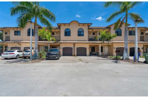 9265 Nw 16th St, Pembroke Pines