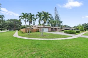 736 Ixora Ln, Plantation, FL 33317, Sold 08/20/25