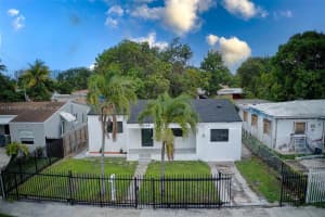 1426 Nw 28th St, Miami