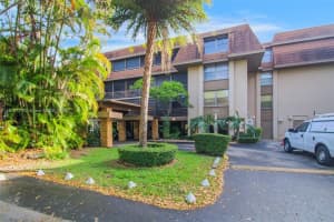 665 Ne 195th St 123, Miami