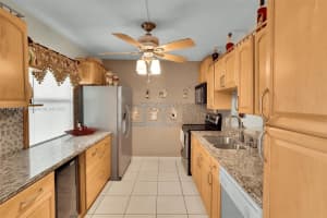 424 SE 10th St APT 402, Dania Beach, FL 33004, Sold 11/25/25