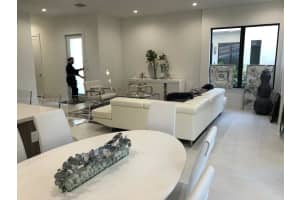 8272 Nw 44th Ter Doral, FL 33166 - MLS#A11818322