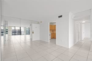 1450 Brickell Bay Dr APT 806, Miami, FL 33131, Sold 08/20/25