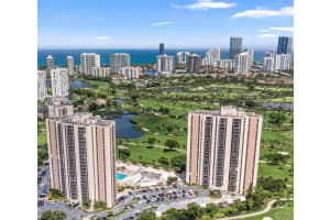 20301 W Country Club Dr 1828, Aventura