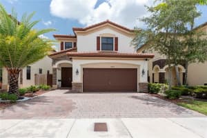 8885 Nw 100th Pl, Doral