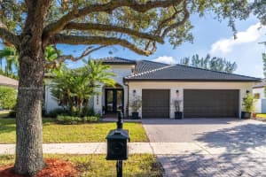 4864 Tropicana Ave, Cooper City