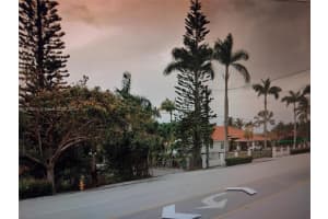 330 Nw 127th Ave, Miami