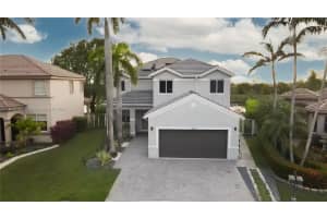 1828 Aspen Ln, Weston