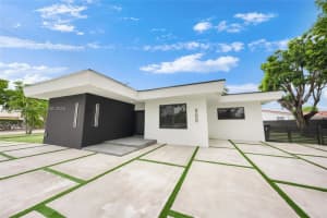 900 N Royal Poinciana Blvd, Miami Springs