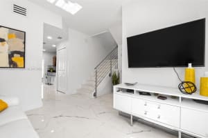 18062 NW 74th Ct, Hialeah, FL 33015, - MLS#A11819304