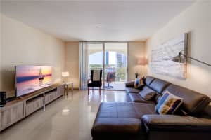 19601 E Country Club Dr 7606, Aventura