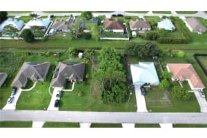 1574 Hackensack Ave Port Saint Lucie, FL 34953 - MLS#A11819371