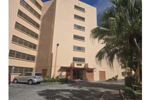 9688 Fontainebleau Blvd 409, Miami