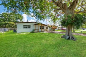 5736 Simms St Hollywood, FL 33021 - MLS#A11819394