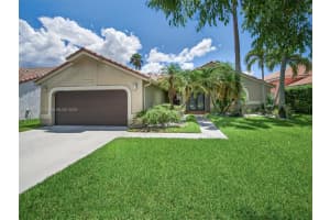 782 Lake Blvd, Weston
