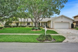 411 Nw 201st Ave, Pembroke Pines