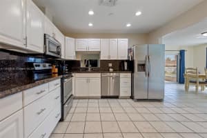 740 Nw 97th Ter Pembroke Pines, FL 33024 - MLS#A11819618