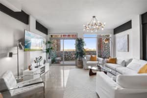 3250 Ne 1st Ave 550, Miami