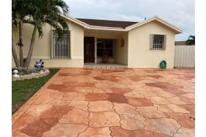 12548 Sw 210th St, Miami