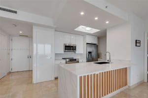 848 Brickell Key Dr 1803, Miami