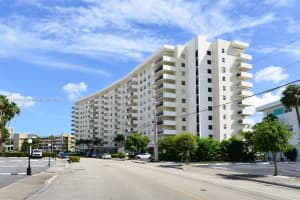 401 Golden Isles Dr 613, Hallandale Beach