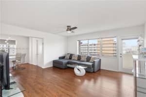 401 Golden Isles Dr 613 Hallandale Beach, FL 33009 - MLS#A11819899